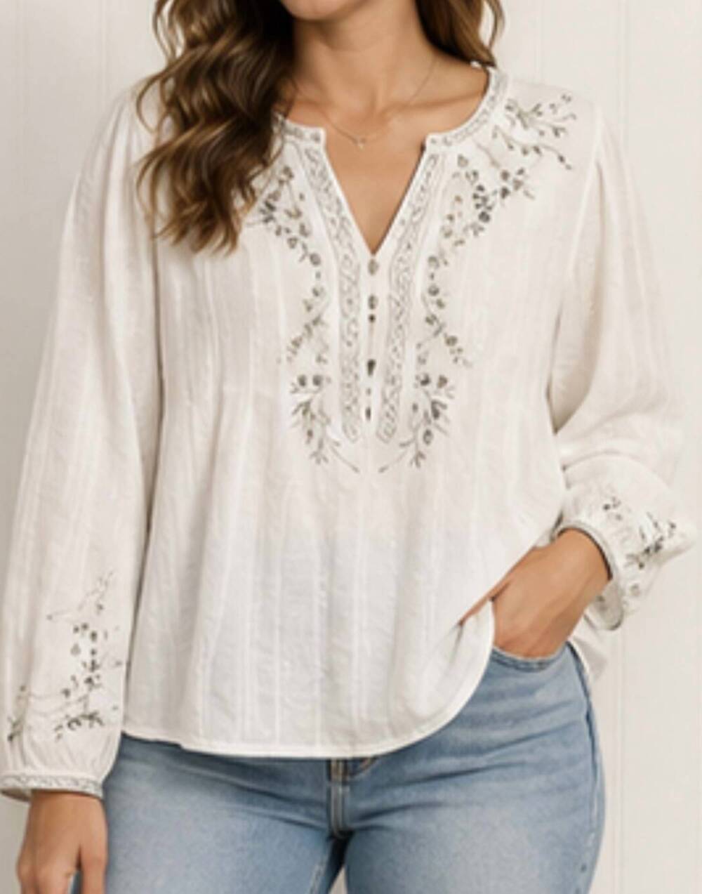 NEW KEREN HART v-neck long sleeve blouse in white /sliver